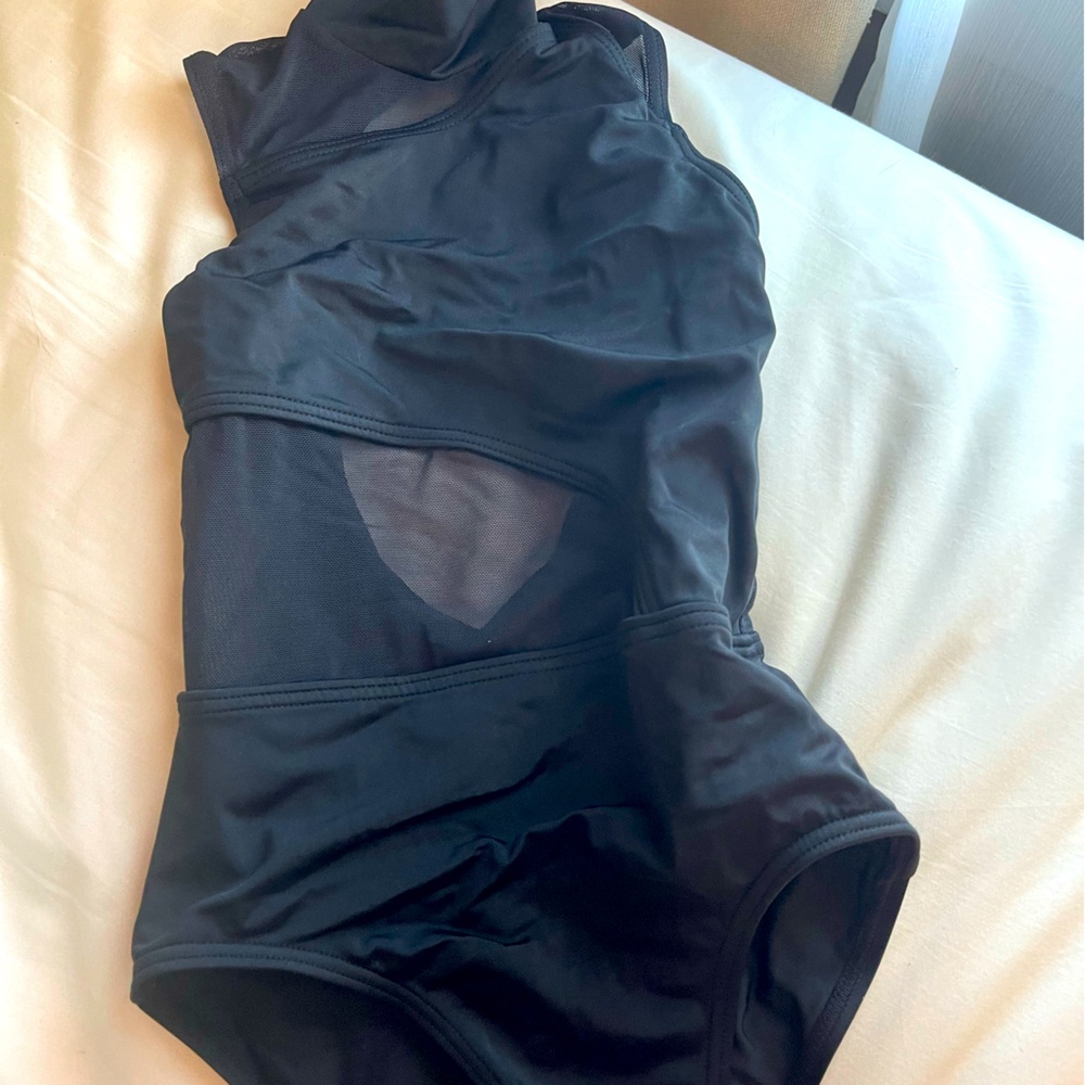 BALERA Asymmetrical Keyhole Leotard